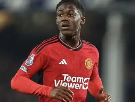 那不勒斯租借意向聚焦：曼联新星梅努成焦点